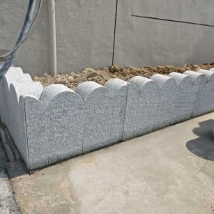 随州 芝麻白花岗岩花边石铺装效果图