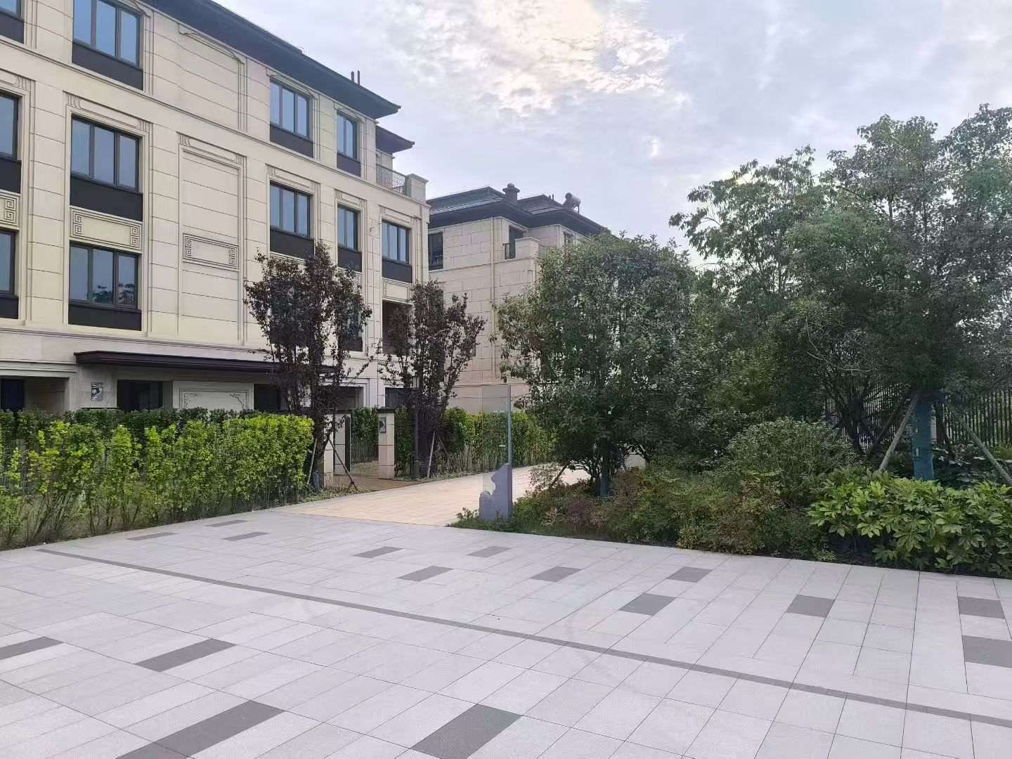 随州 芝麻白与芝麻白搭配铺装，尺寸1200*600