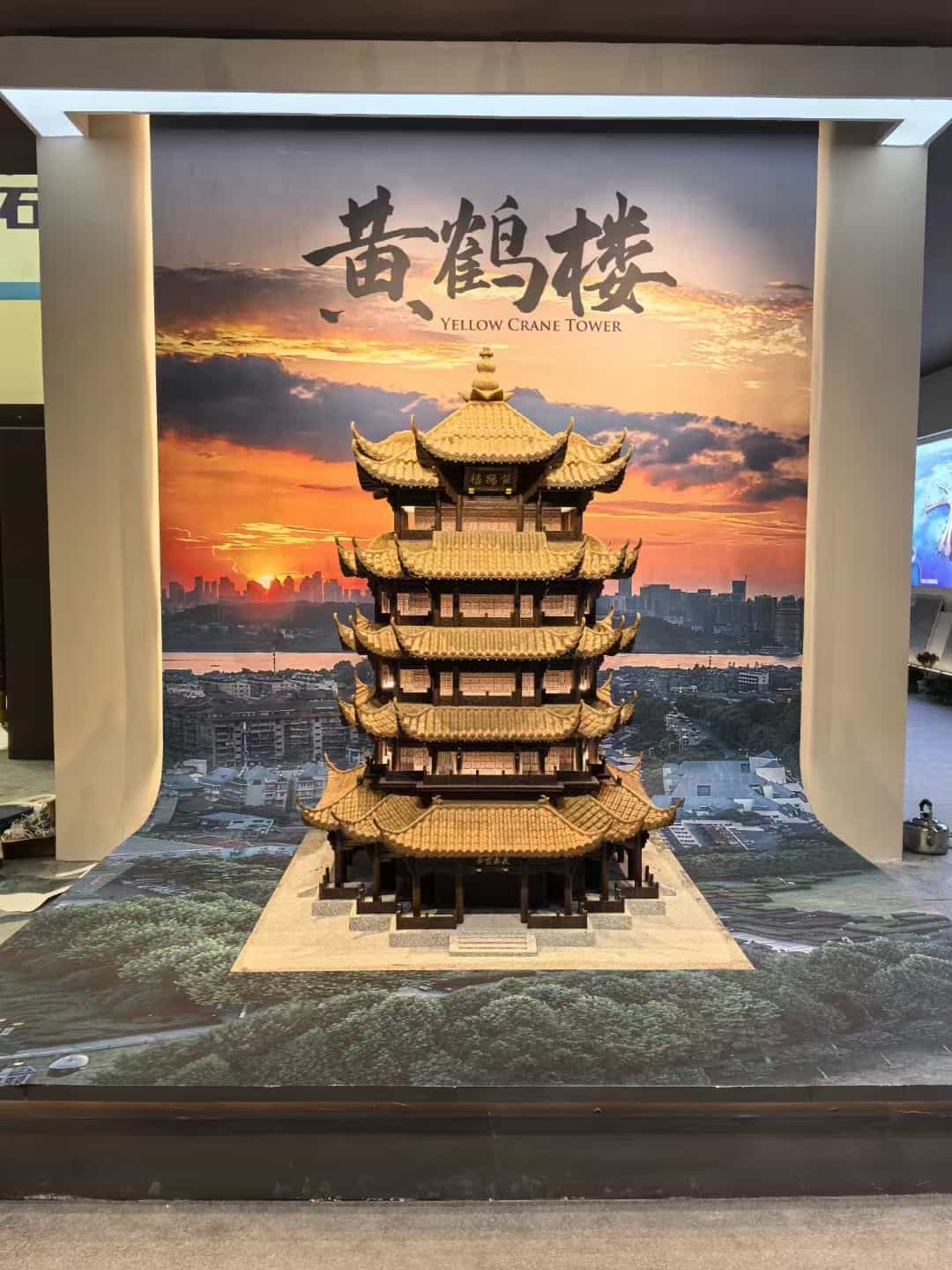 随州仿古石文创作品-黄鹤楼