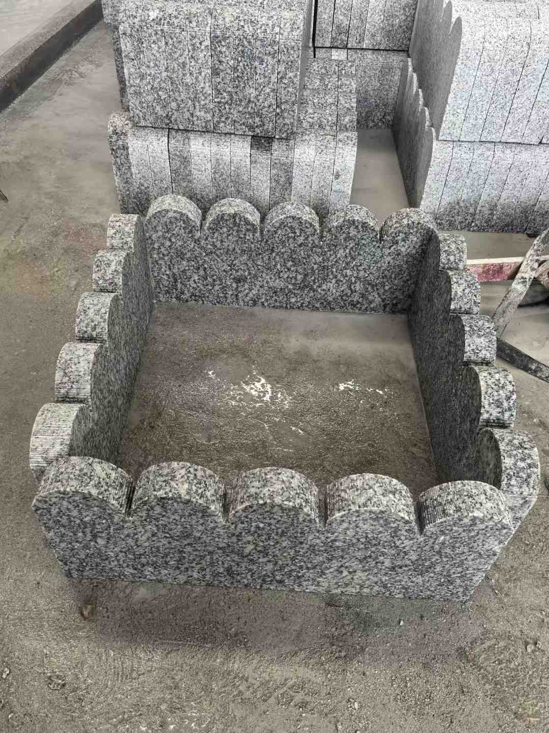 随州 花边石、花坛围栏石、花池界石、菜园栅栏石、镶边石、波浪状界石介绍