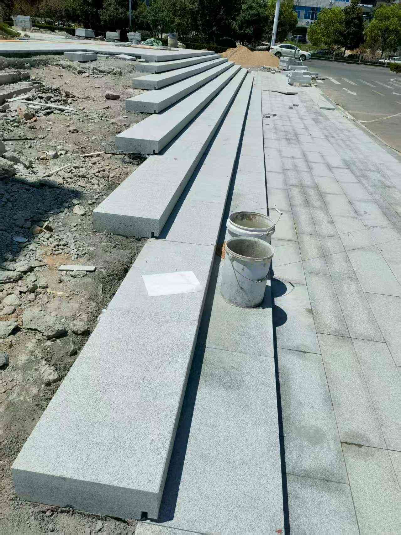 随州 芝麻白整石台阶，施工现场