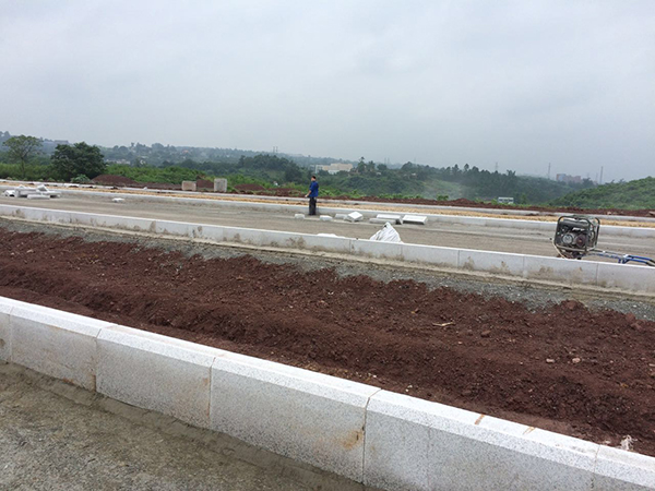 随州花岗岩路沿石在市政道路上的应用